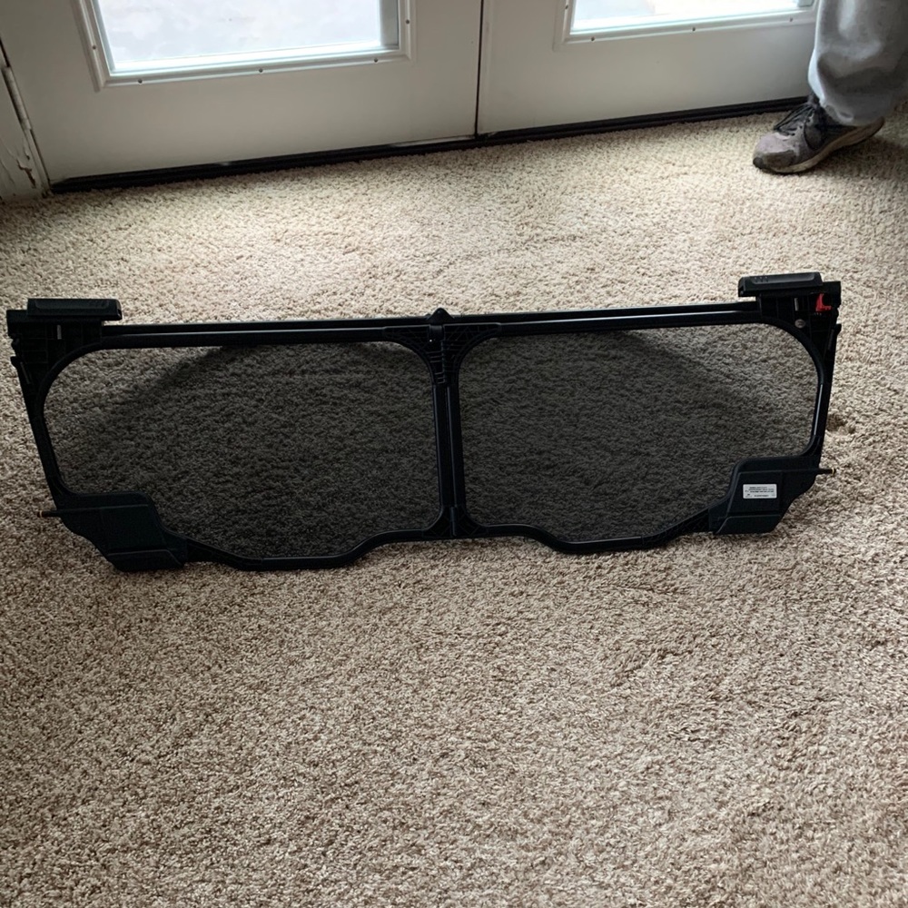 Convertible 2013 Infiniti G37 Black Wind Screen